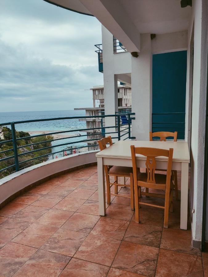 El Rio Apartments Sarandë Eksteriør billede