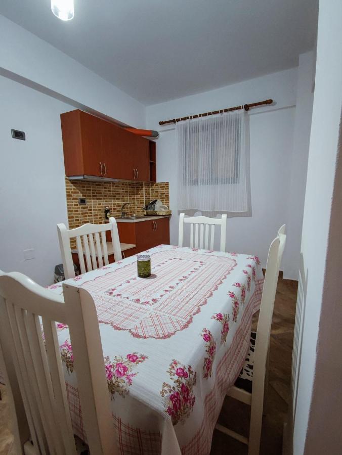 El Rio Apartments Sarandë Eksteriør billede