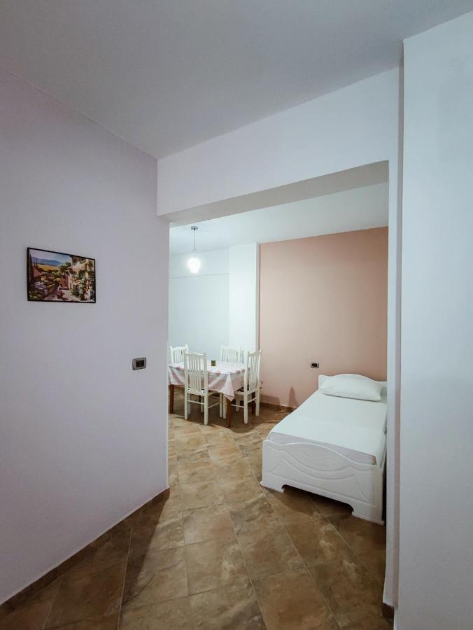 El Rio Apartments Sarandë Eksteriør billede