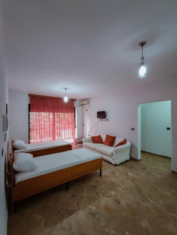 El Rio Apartments Sarandë Eksteriør billede