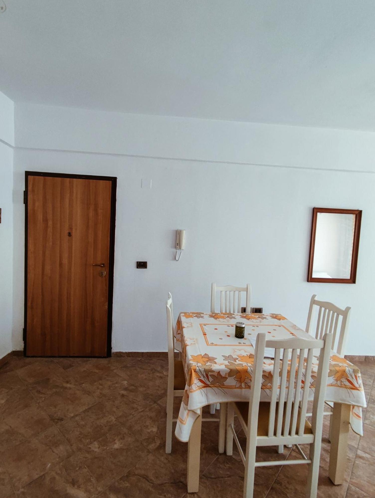 El Rio Apartments Sarandë Værelse billede