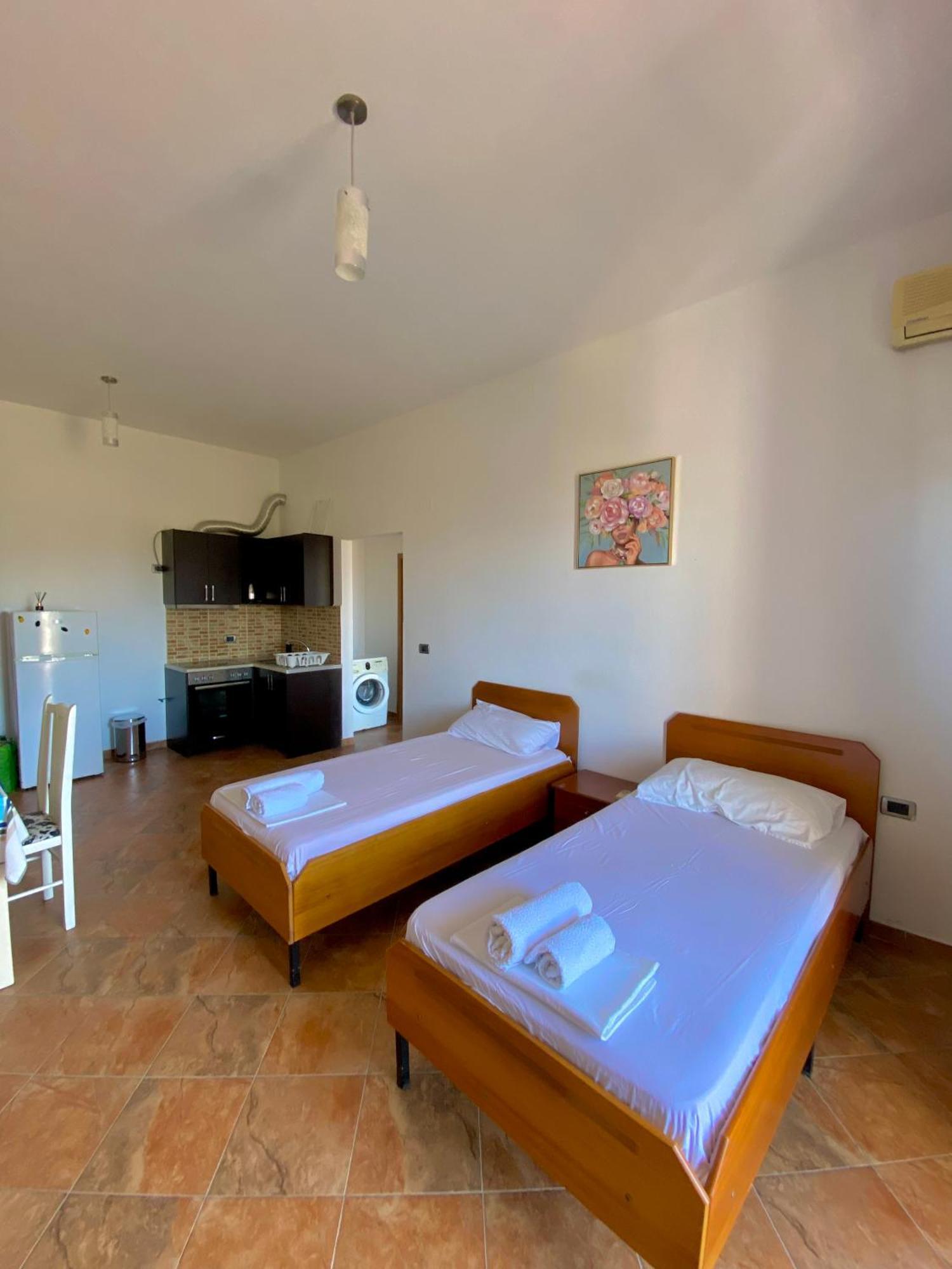 El Rio Apartments Sarandë Eksteriør billede