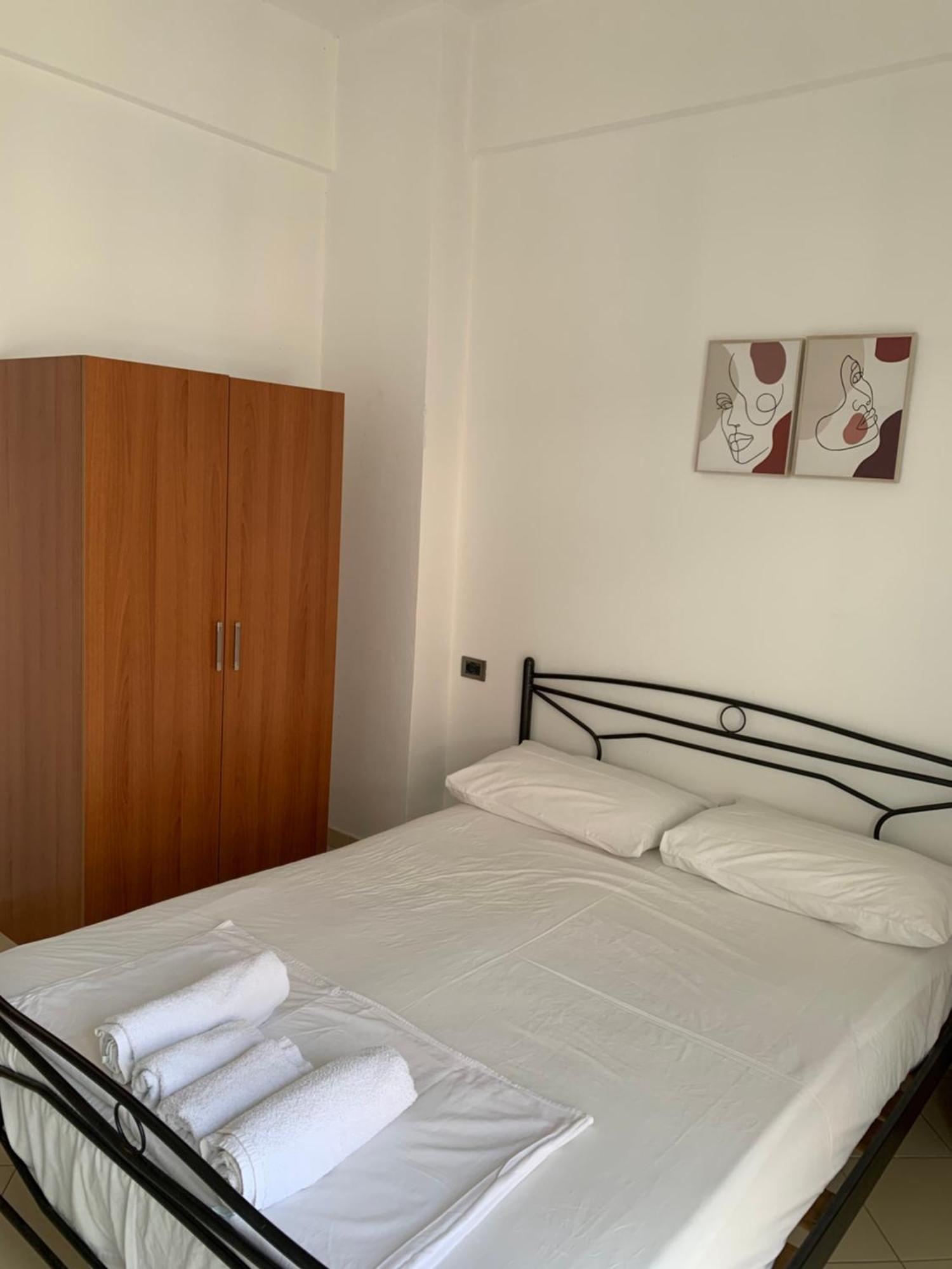 El Rio Apartments Sarandë Eksteriør billede