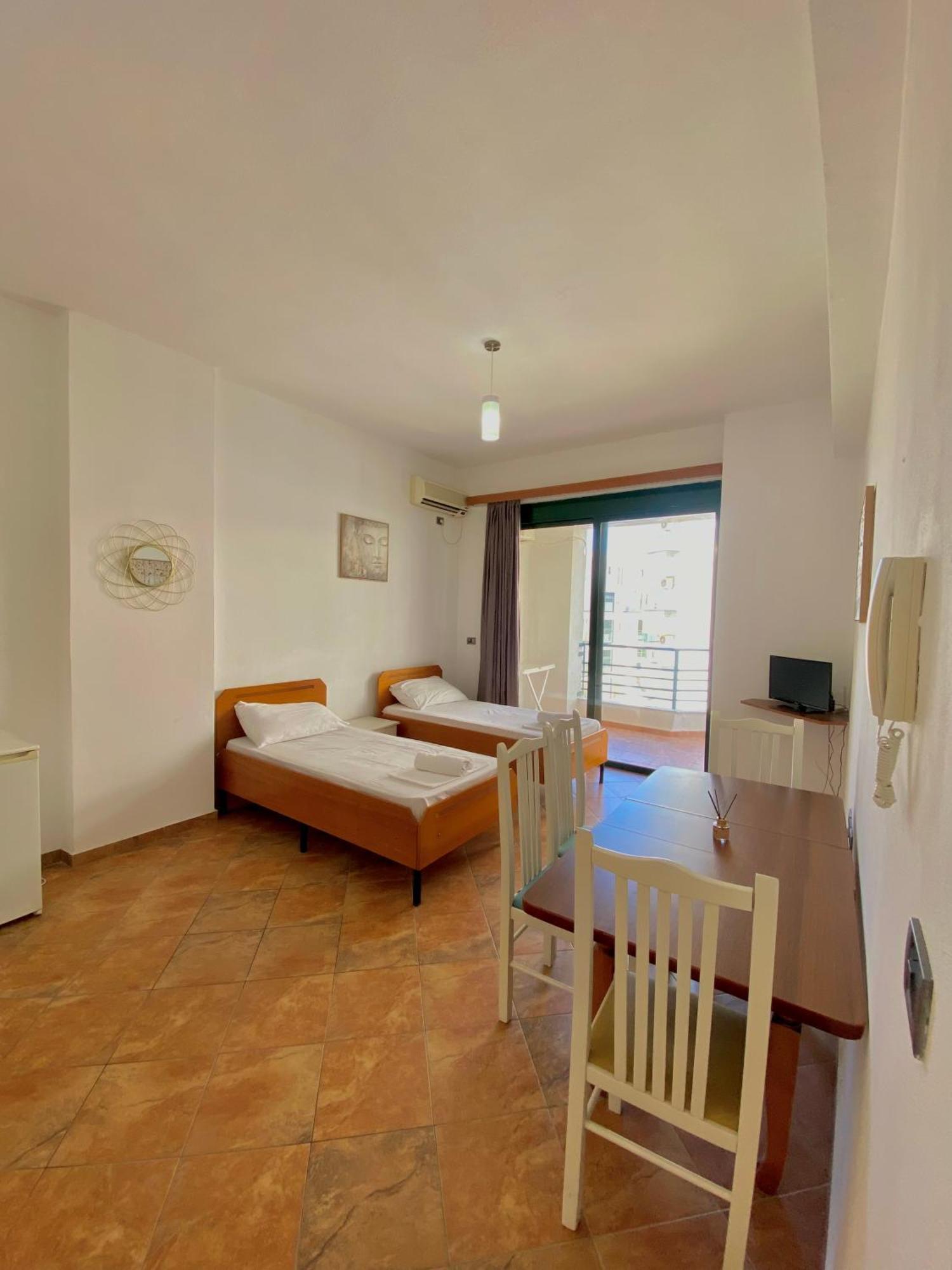 El Rio Apartments Sarandë Eksteriør billede