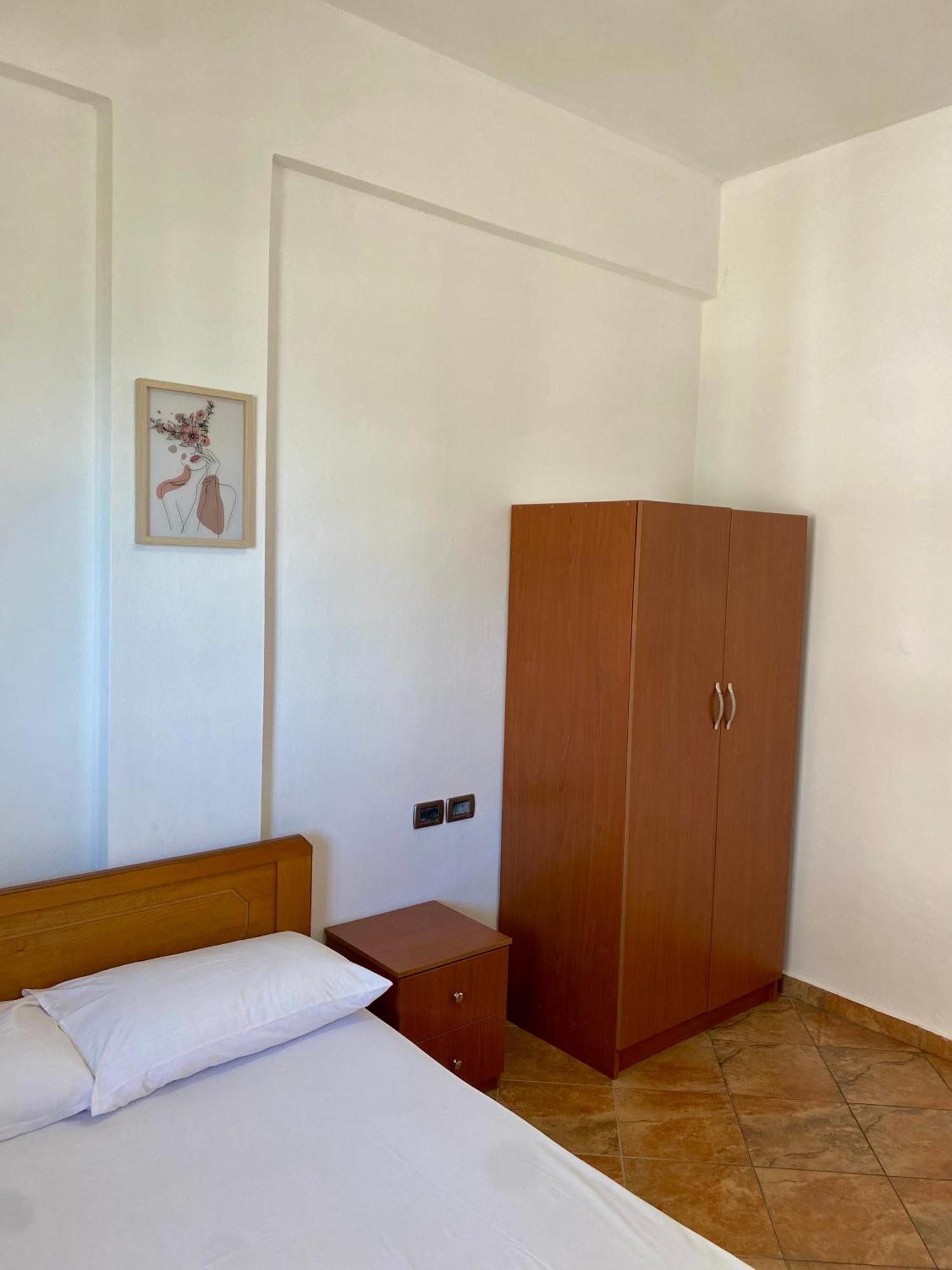 El Rio Apartments Sarandë Eksteriør billede